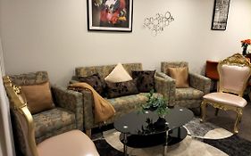 Cheerfull Modern 2 Bedroom Townhouse With Patio In Parnell Auckland Cbd